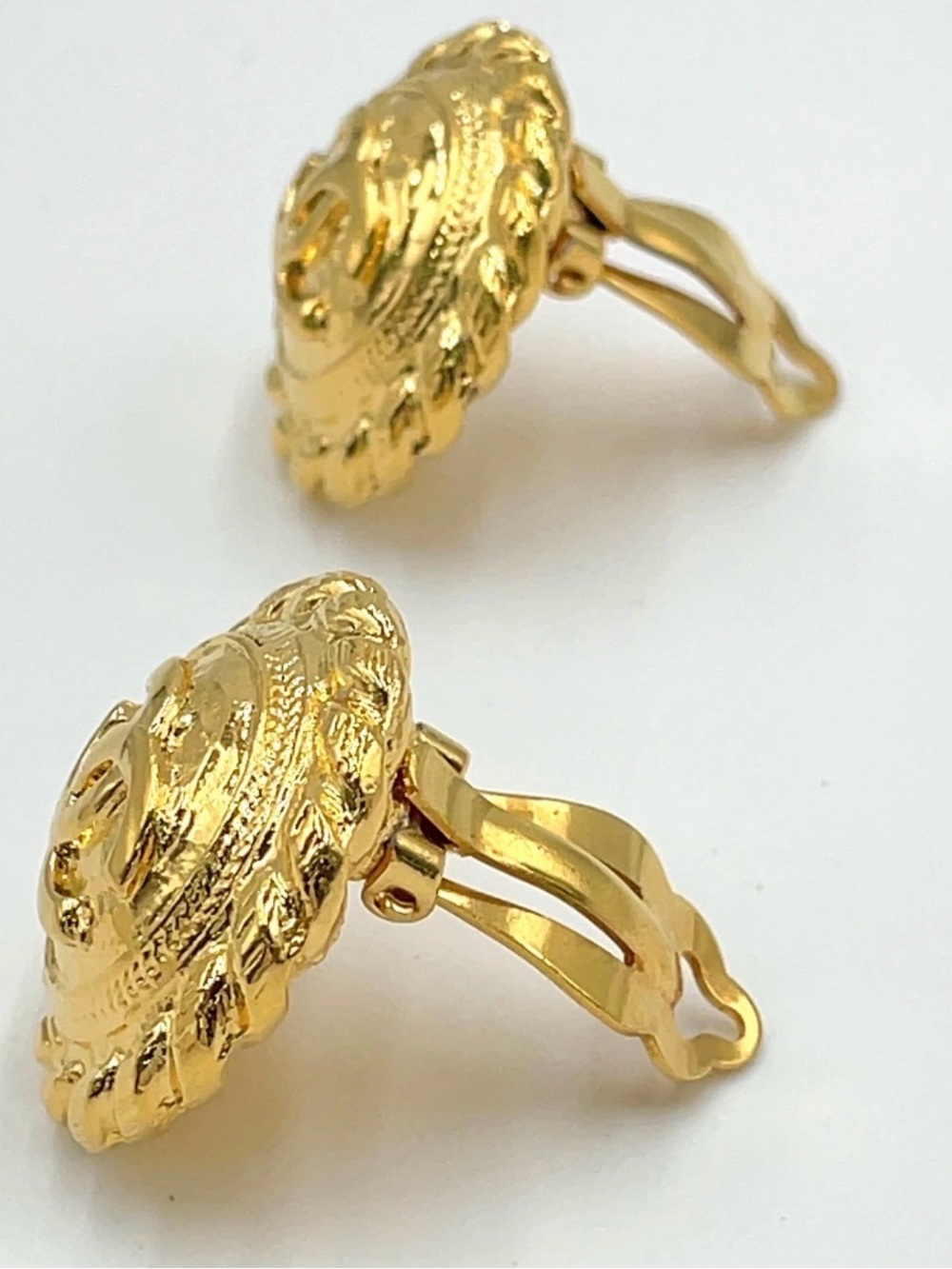 CHANEL๐Gold Interlocking CC Rope-Trim Button Earrings W/Chanel box &bag - Picture 10 of 15
